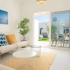 Luxurious A2 In A Quiet Complex With Pool 100m From The Sea Charco del Palo